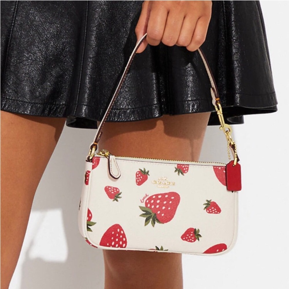 Coach Nolita 19 Wild Strawberry